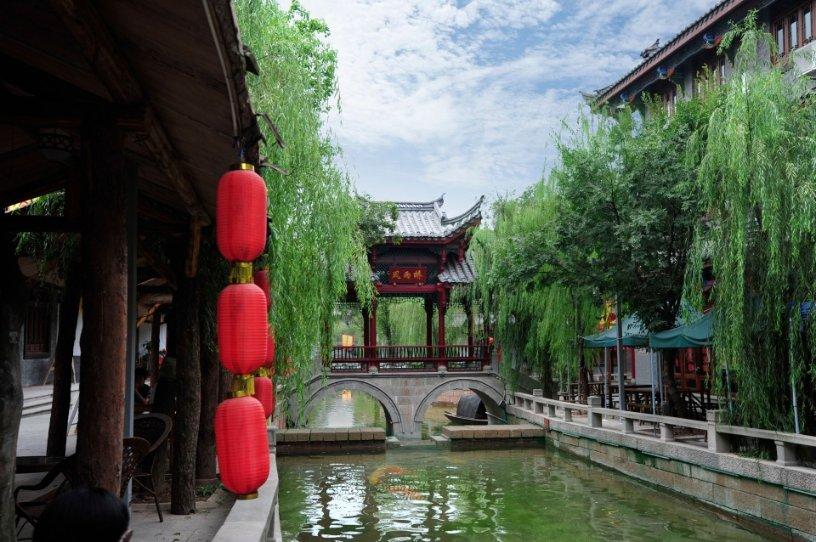 盐城市亭湖区盐东镇举办“耆乐融融共度腊八”送粥活动